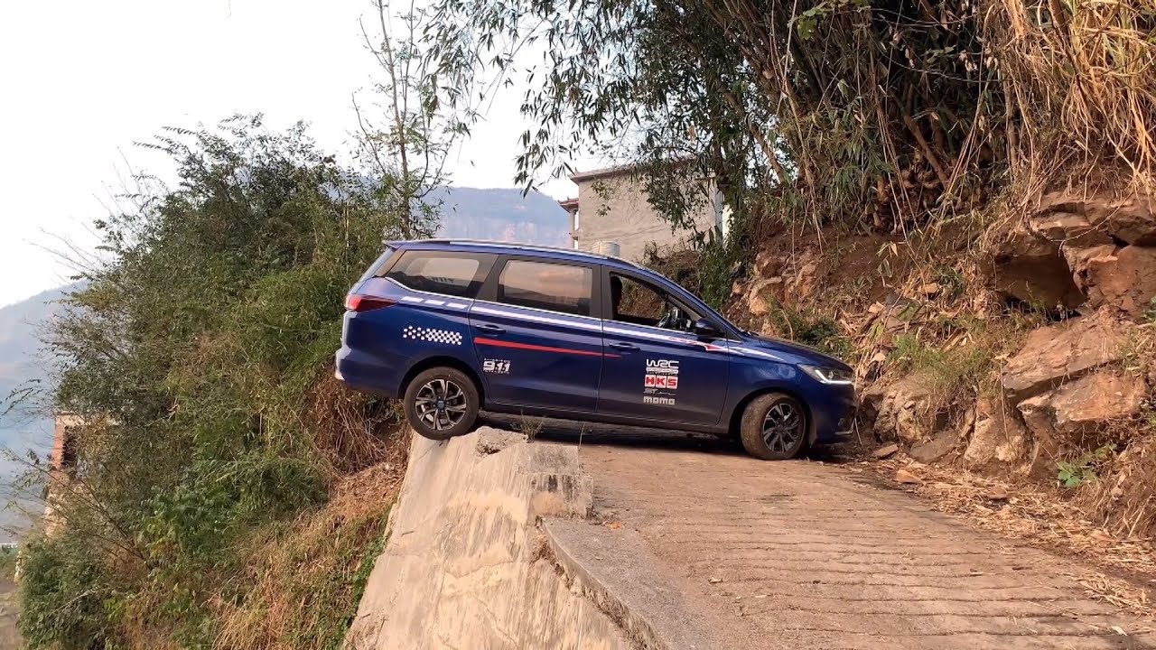 Auto wenden an der Klippe