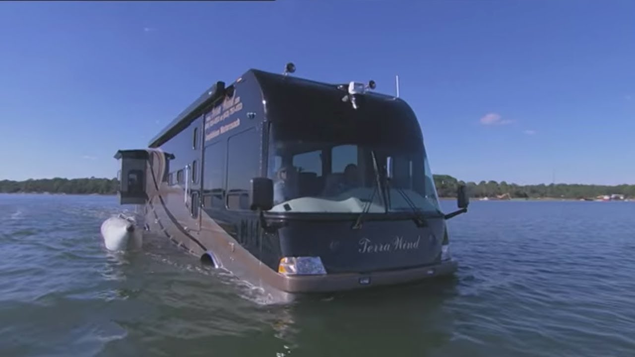 Schwimmendes Wohnmobil