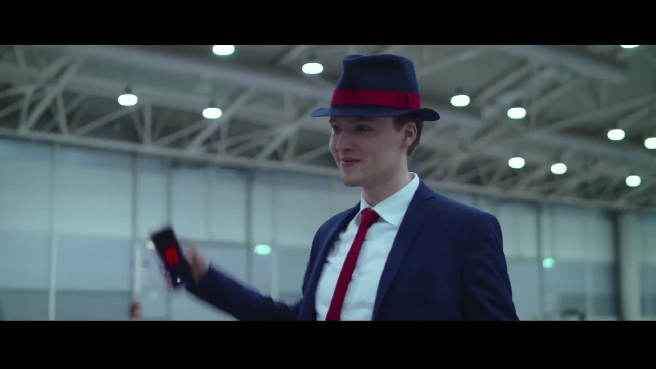 Tim Sanremo tanzt Electro Swing mit 1372 Robotern